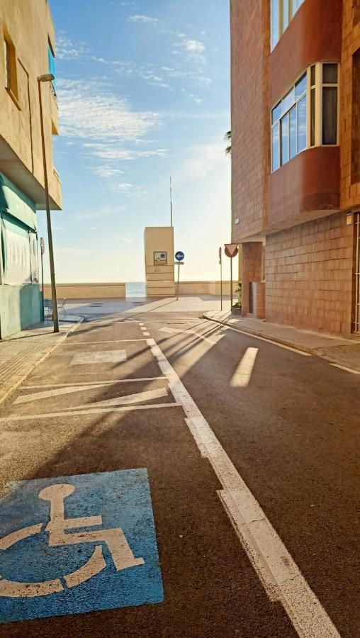 Apartamento Posidonia Free Parking Cadiz Exterior photo